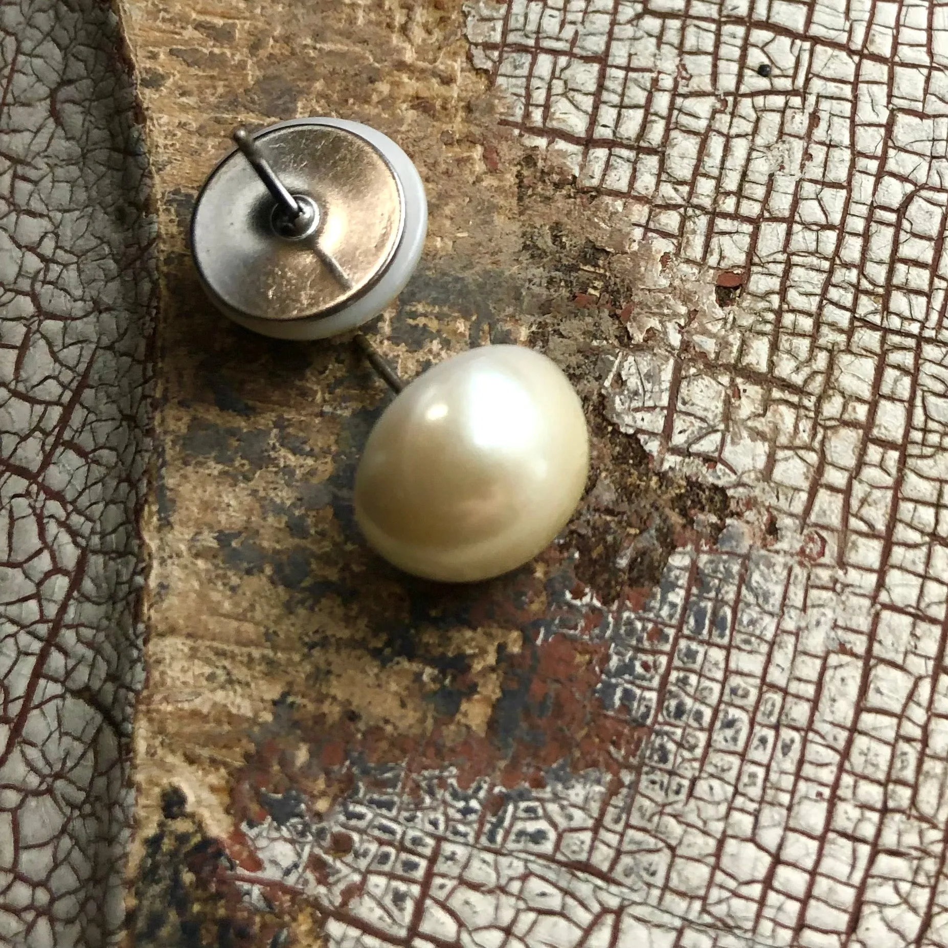 Antique Pearl Small Retro Button Stud Earrings