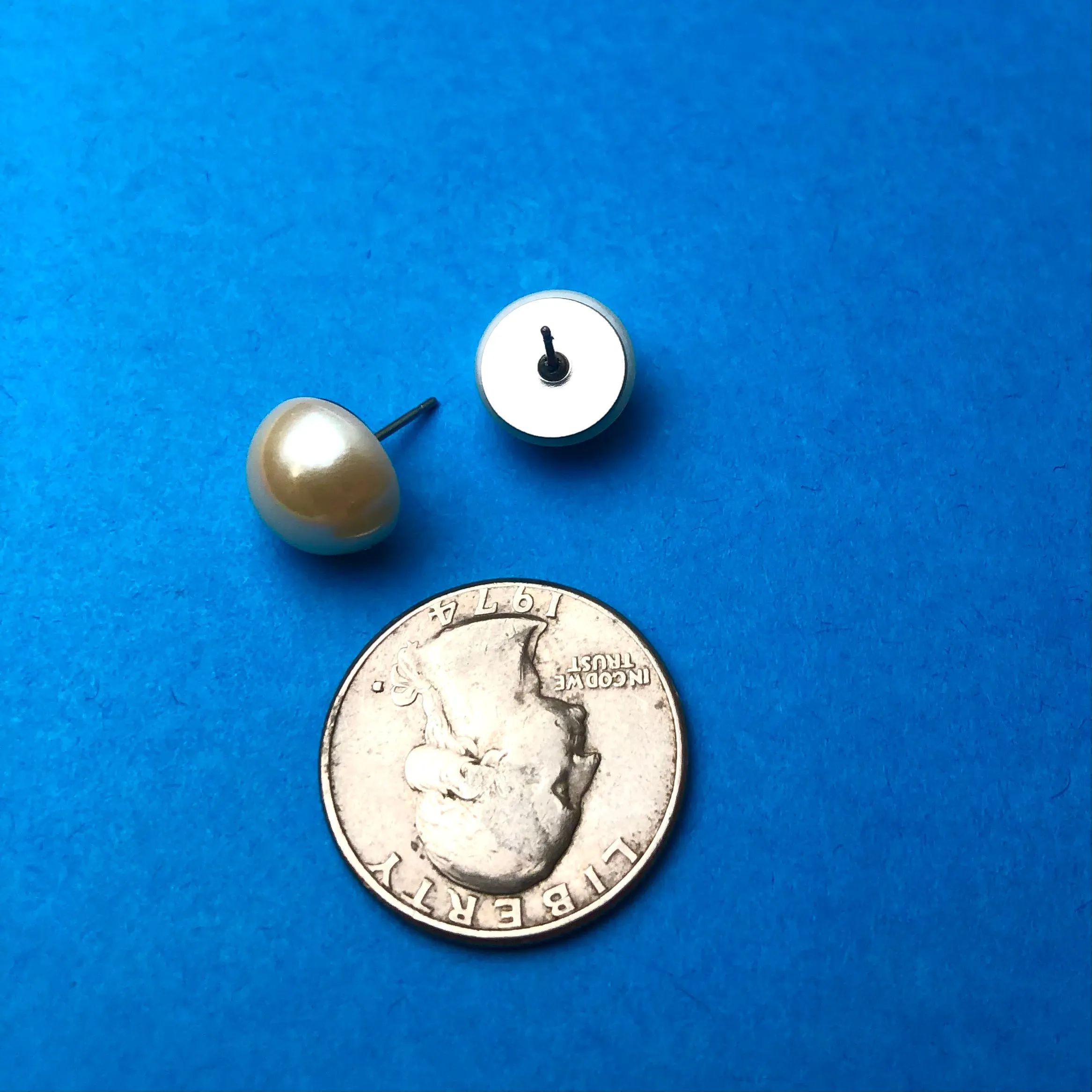 Antique Pearl Small Retro Button Stud Earrings