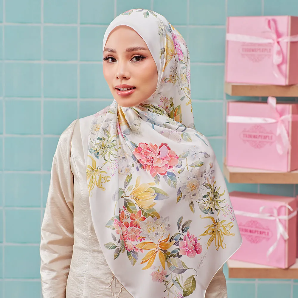 LE Batik Floral in White