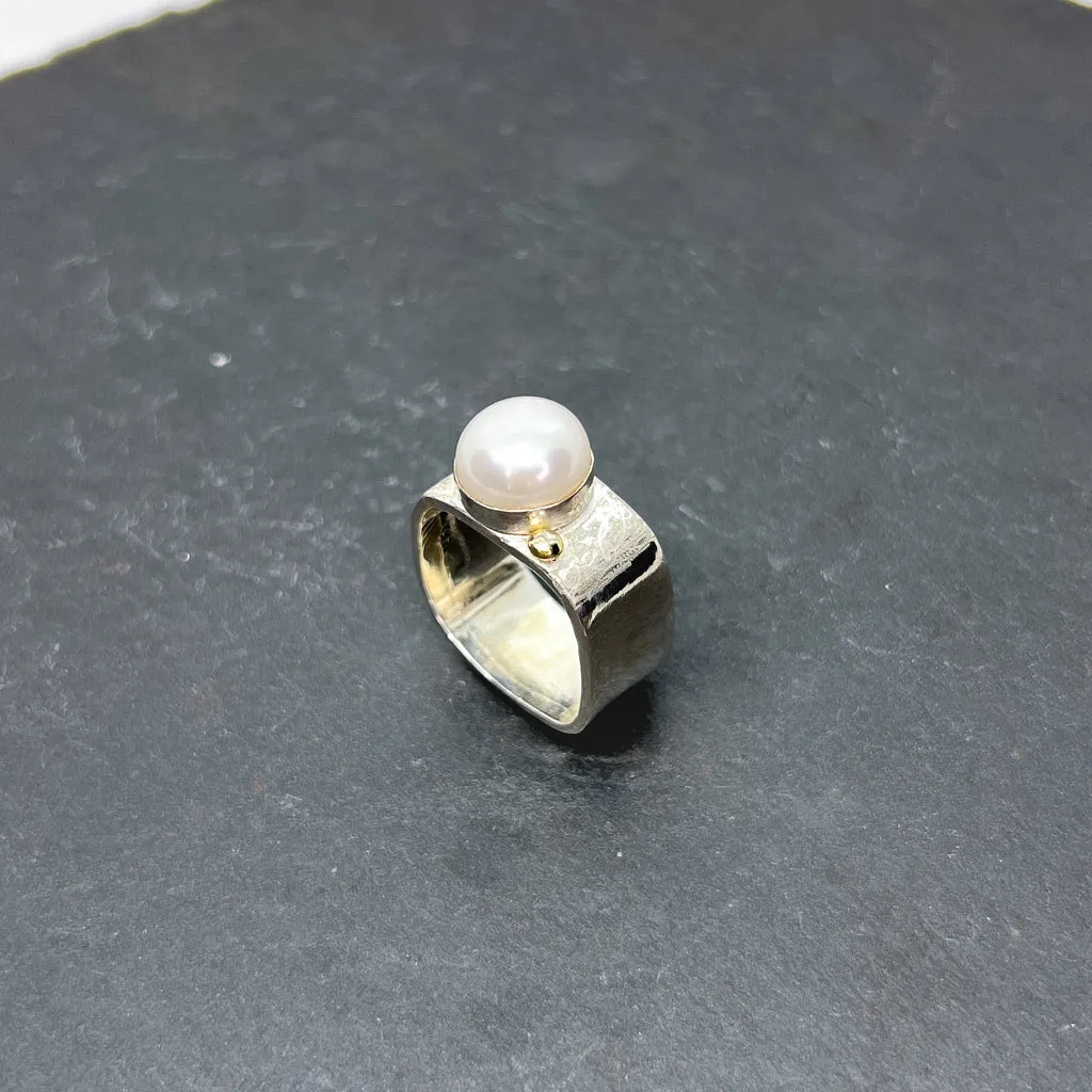 Mabé Pearl & Gold Ring Wide Square Stacking Ring