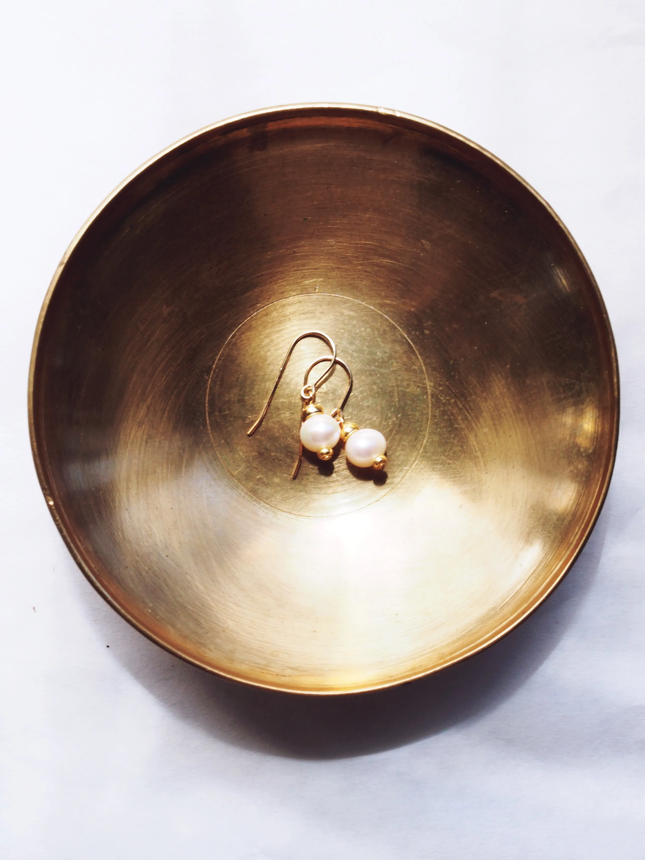 White Round Freshwater Pearl Earrings - Aheahe