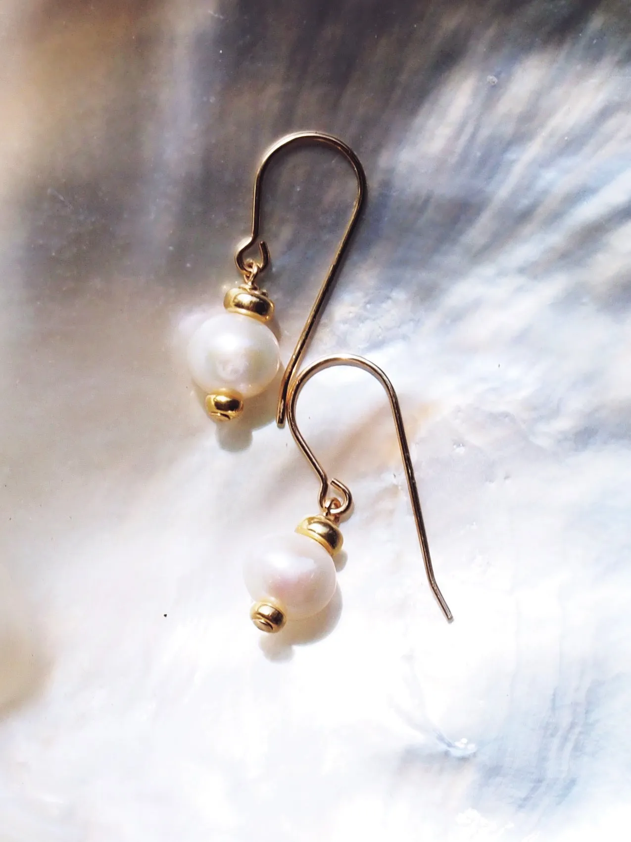 White Round Freshwater Pearl Earrings - Aheahe